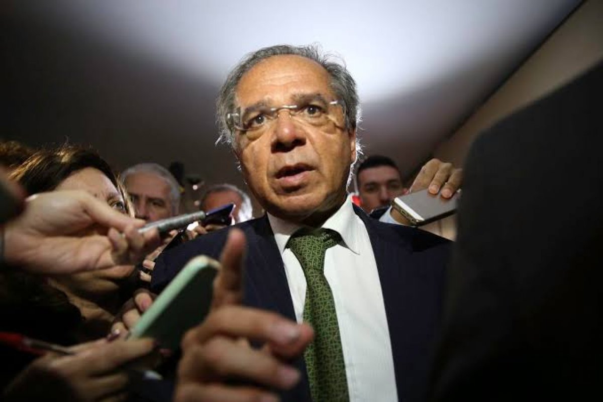 Paulo Guedes promete taxa de juros a 4% em 2020