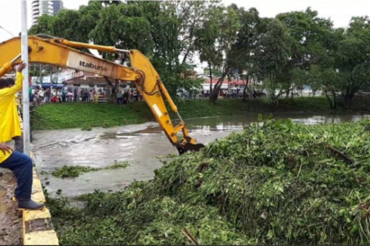 Justiça proíbe prefeitura de Itabuna de empurrar baronesas e lixo para Rio Cachoeira com retroescavadeiras 