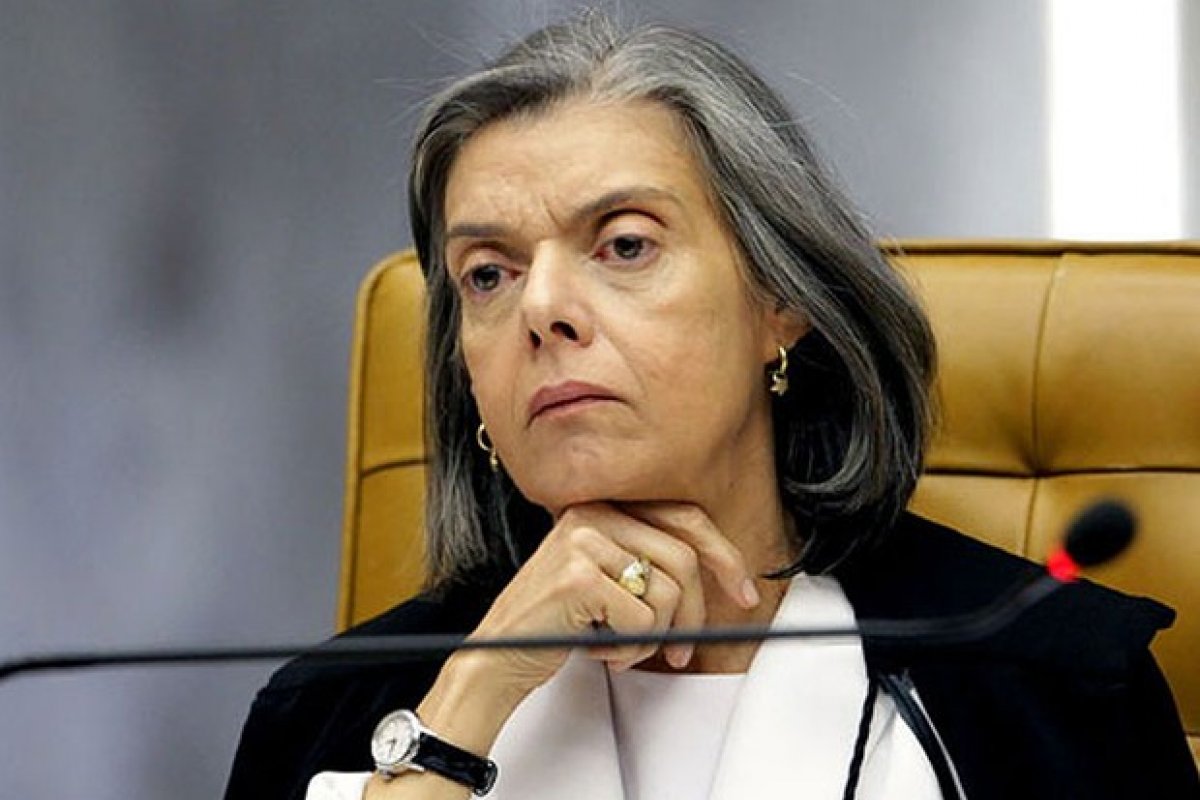 Presos em segunda instância devem ser soltos, determina ministra Carmem Lúcia
