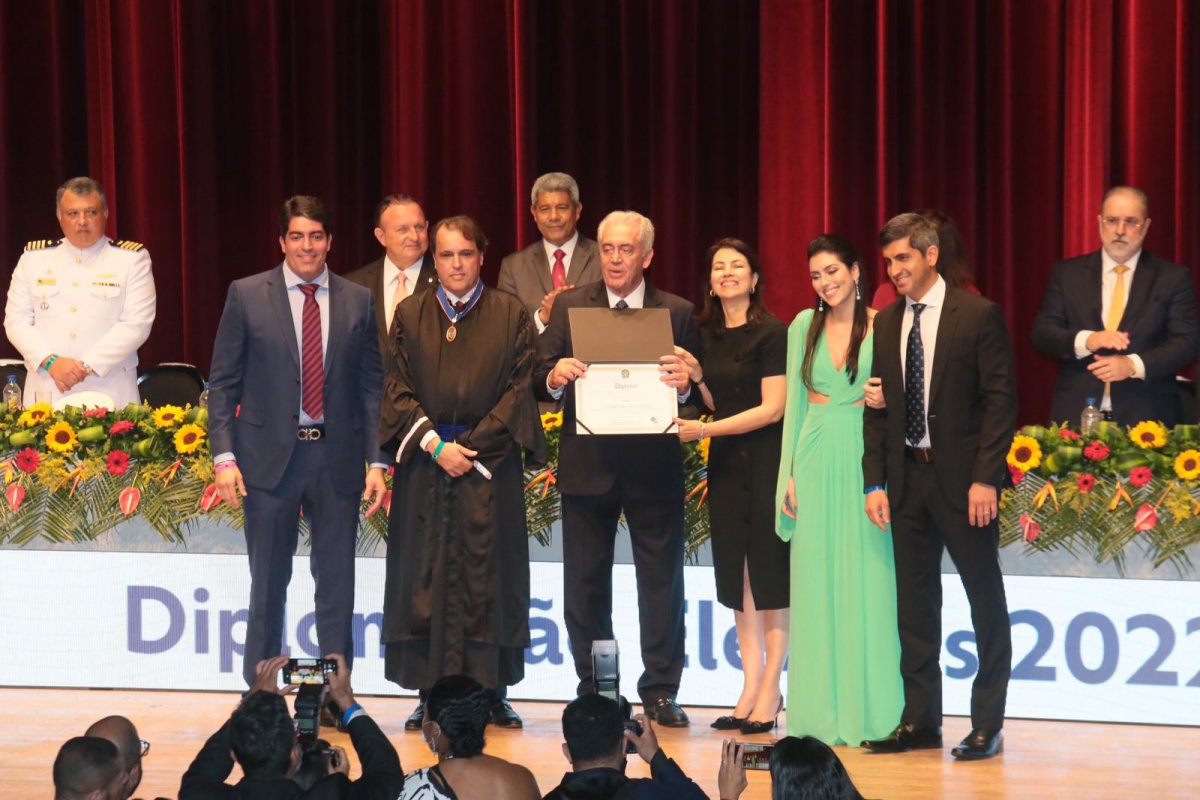 Otto Alencar critica economia nacional durante diplomação dos eleitos 