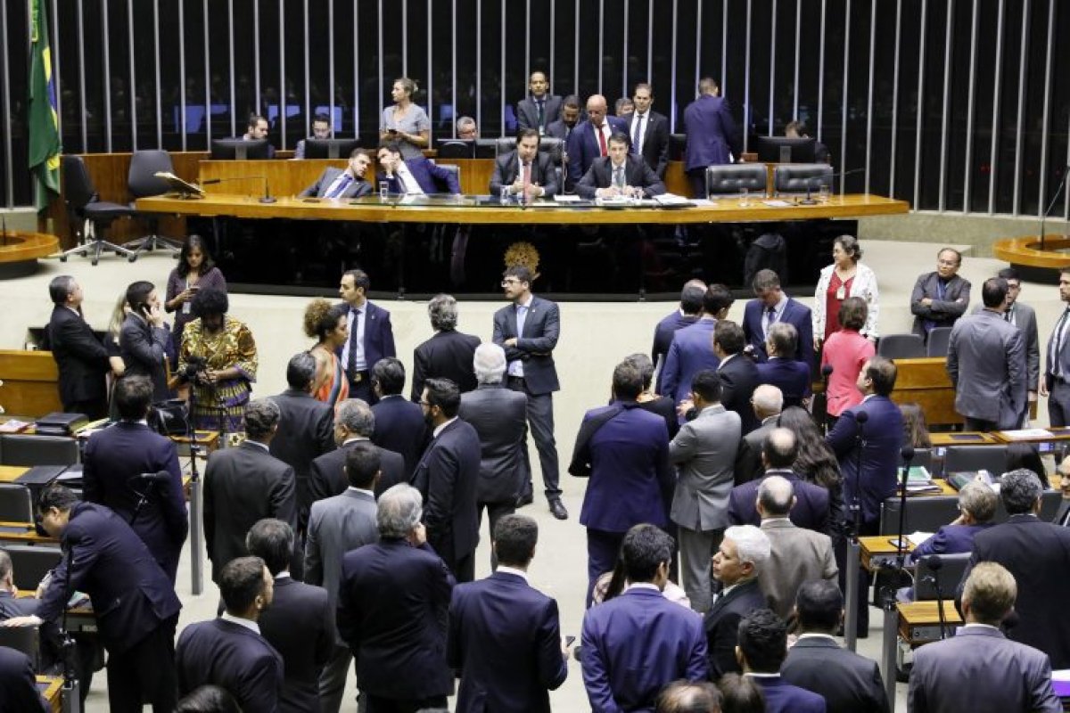 Plenário pode votar MP do Médicos pelo Brasil ainda em novembro
