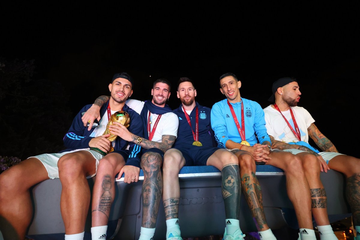 Argentina decreta feriado nacional, nesta terça (20), para receber tricampeões mundiais