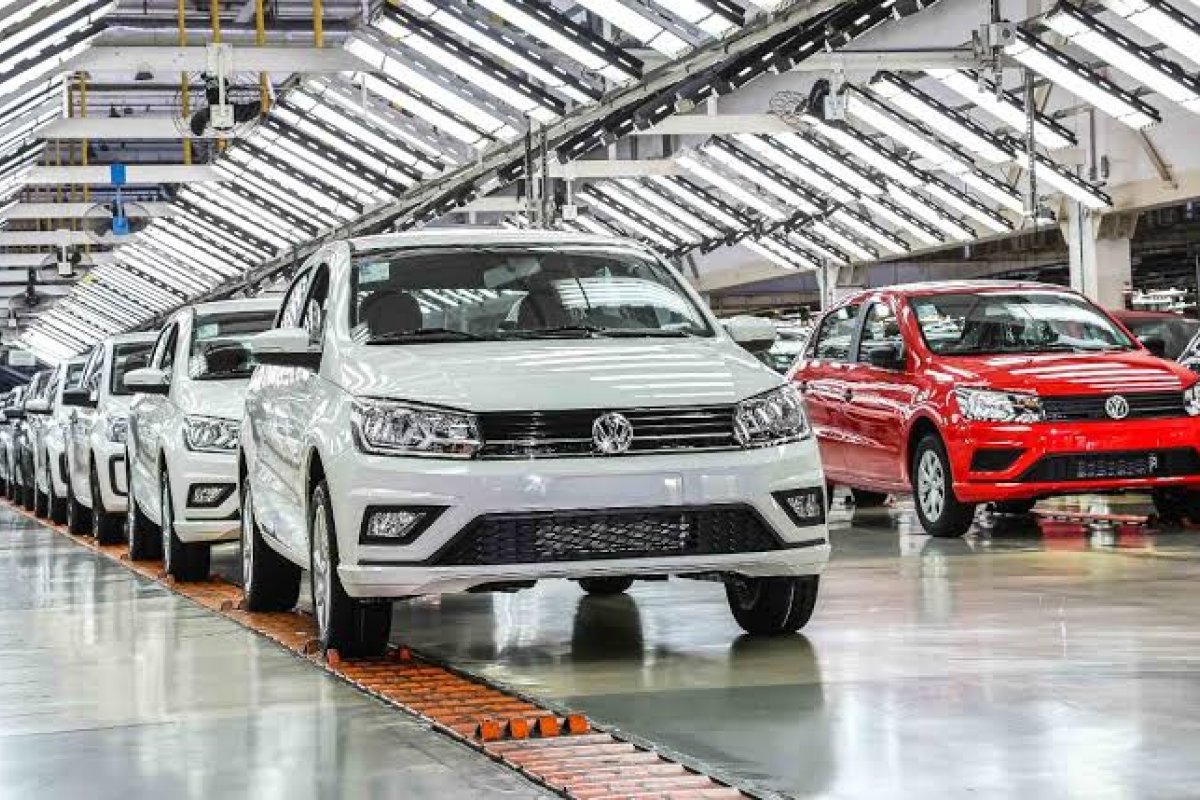Volkswagen volta a acelerar produção do GOL antes de tirá-lo de Linha 