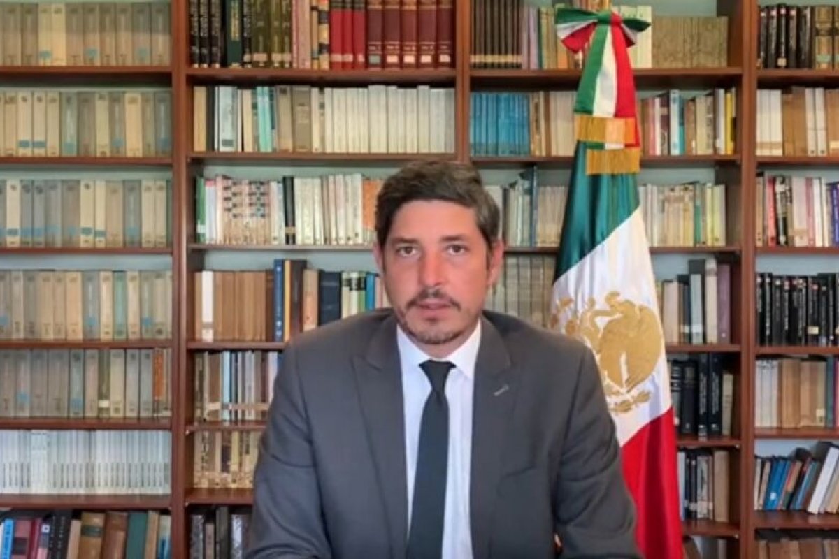 Peru expulsa embaixador do México no país por conceder asilo à família de Castillo