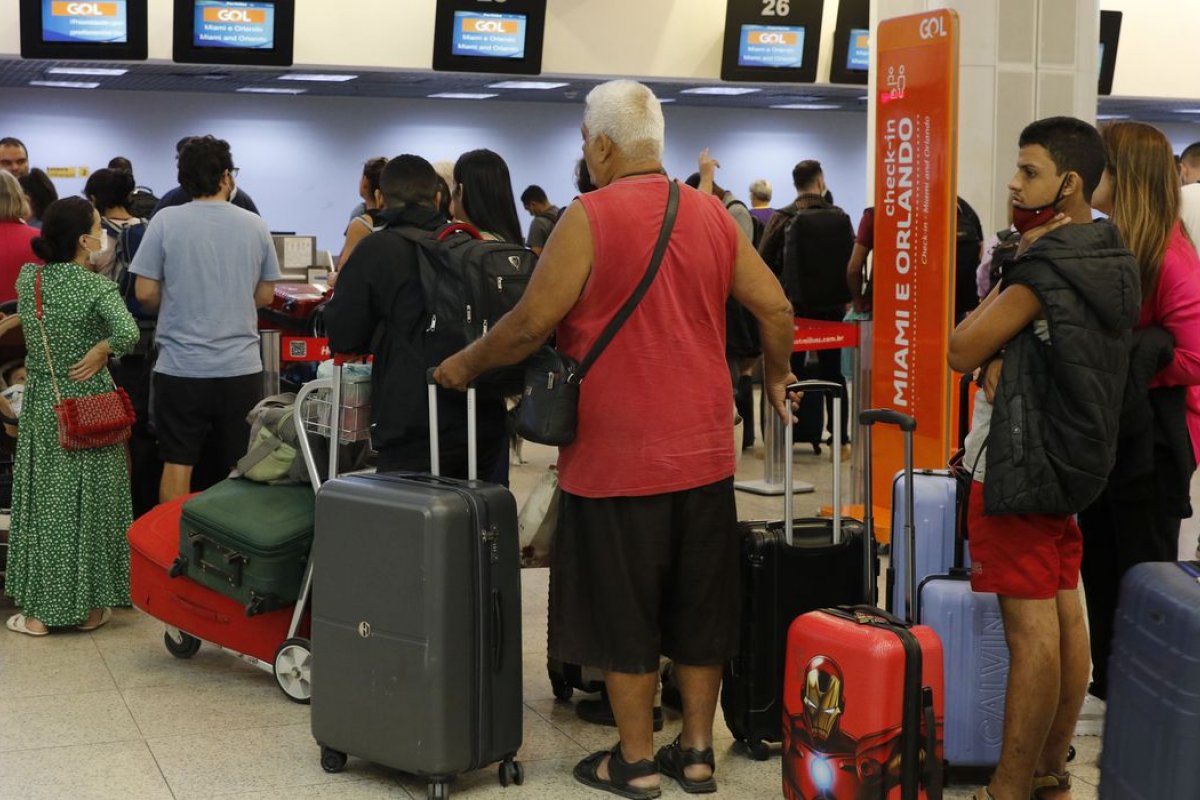 Reclamações sobre transporte aéreo ultrapassa marca de 112 mil e já é maior que 2021