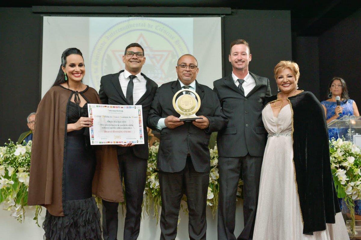 Solenidade de Outorga de Comendas e Premiação aconteceu nesta terça (20) na Câmara Municipal de Salvador! 