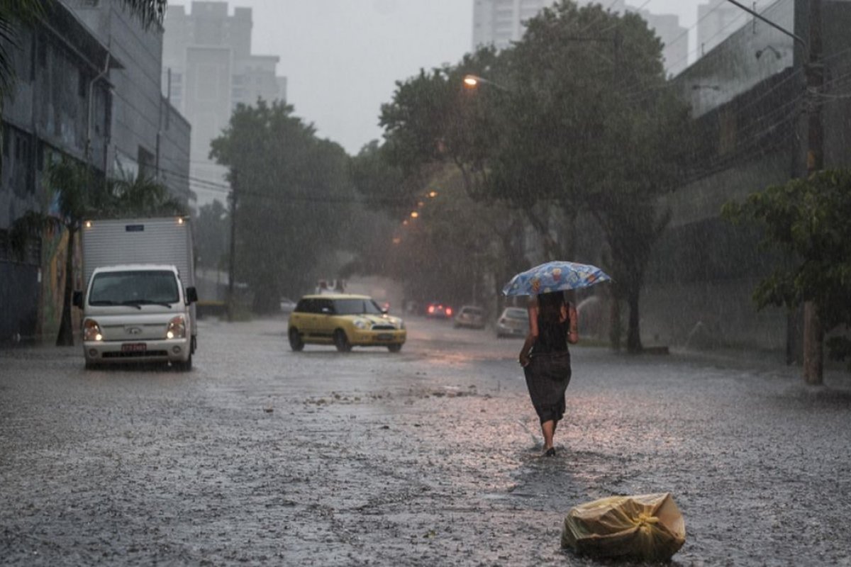 Natal deve ser de chuva em todas as regiões do país, diz Inmet