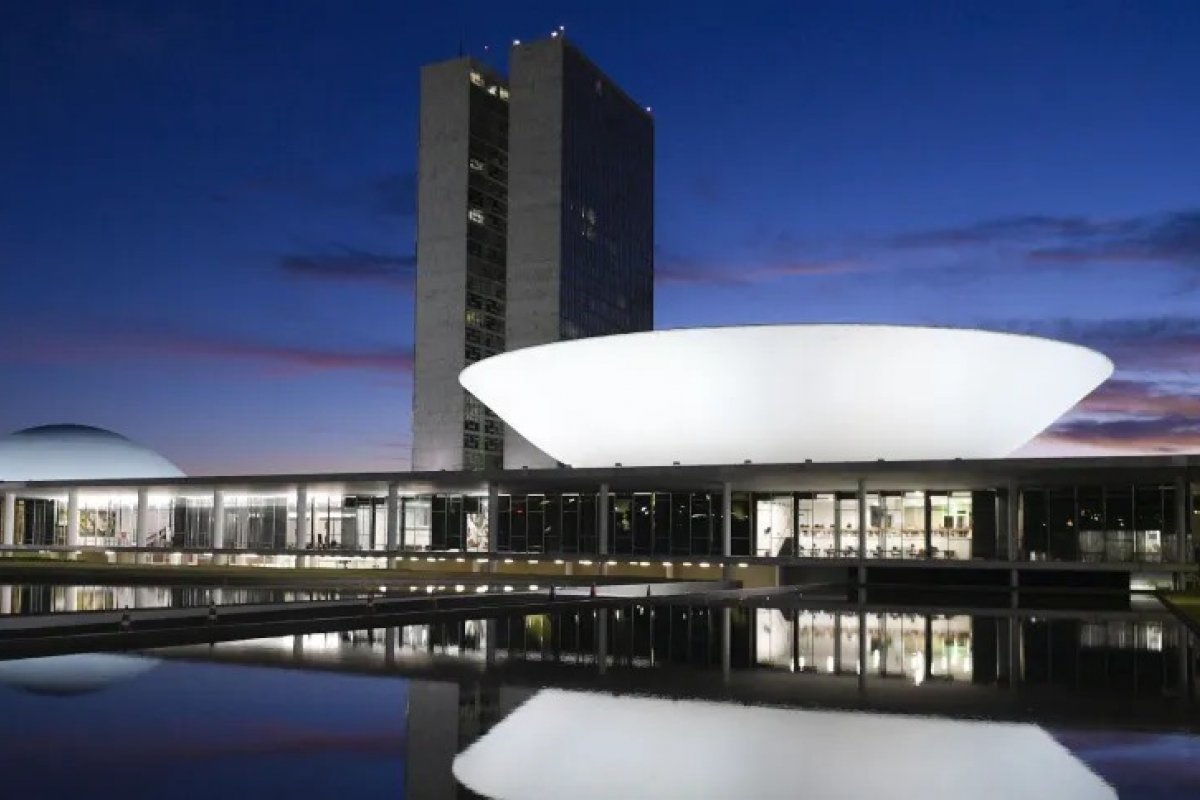 Congresso aprova orçamento de 2023 com Bolsa Família de R$ 600