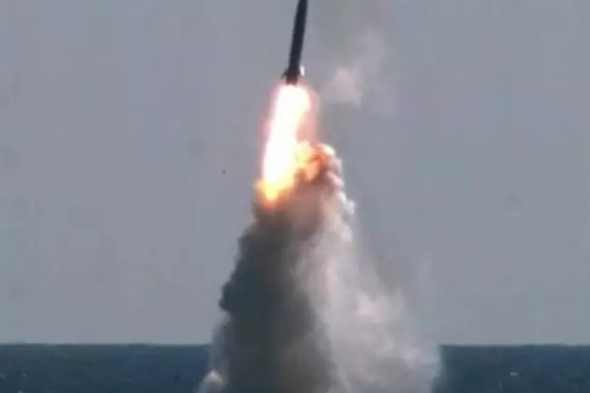 Coreia do Norte dispara mísseis no Mar do Japão