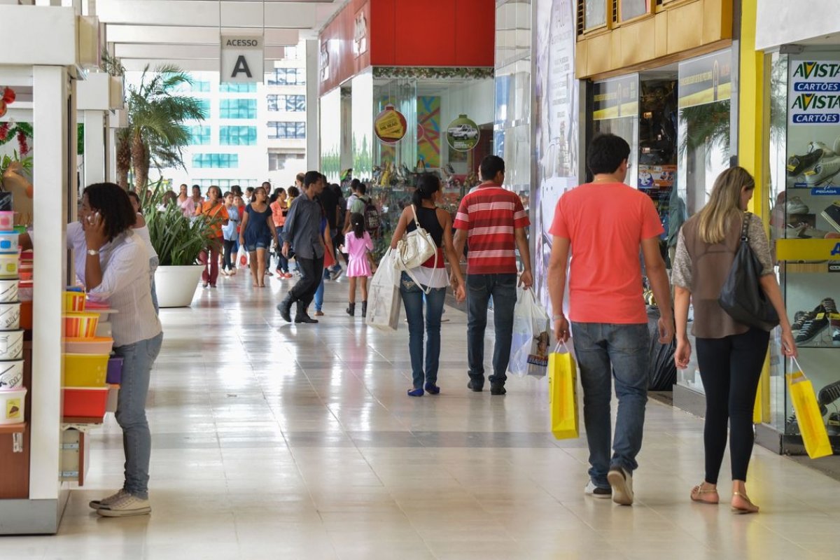 Compras de Natal devem movimentar R$ 66 bilhões no Brasil, diz pesquisa