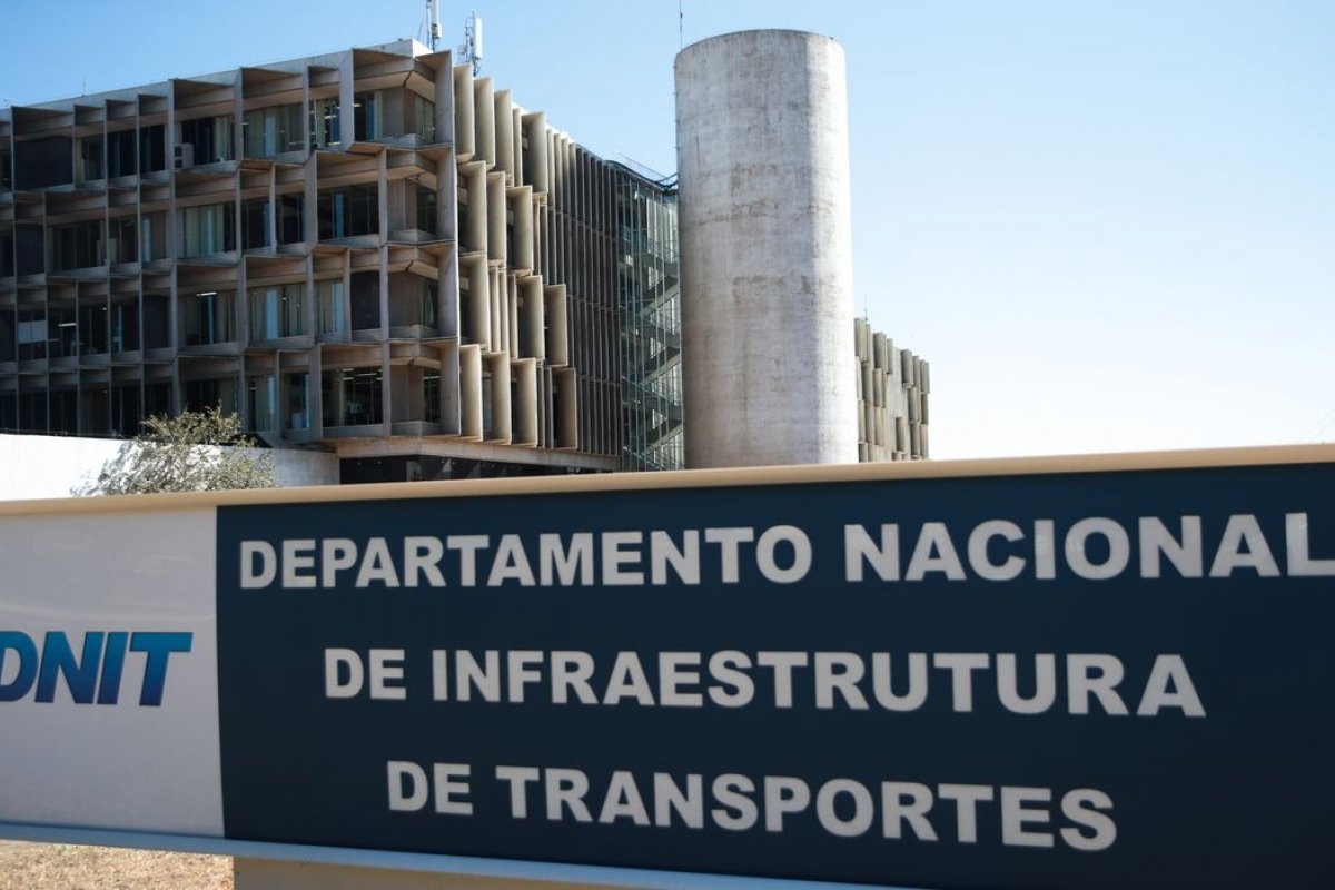 Trechos de rodovias baianas são interditados após fortes chuvas