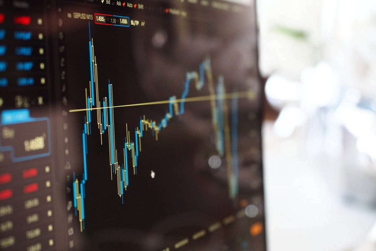 Bolsa de Valores registra alta de 2% nesta sexta-feira (23)