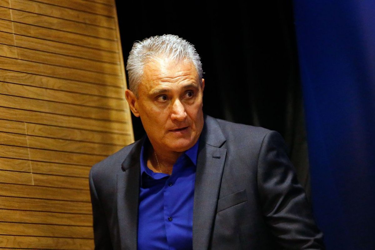 Tite é assaltado no Rio e leva esporro por derrota do Brasil na Copa