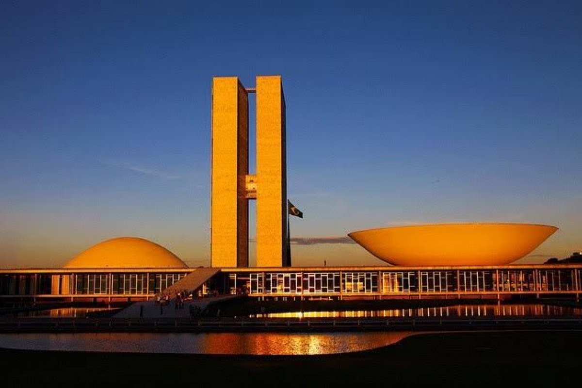 Cerca de 67 deputados eleitos têm contas rejeitadas nos maiores Estados