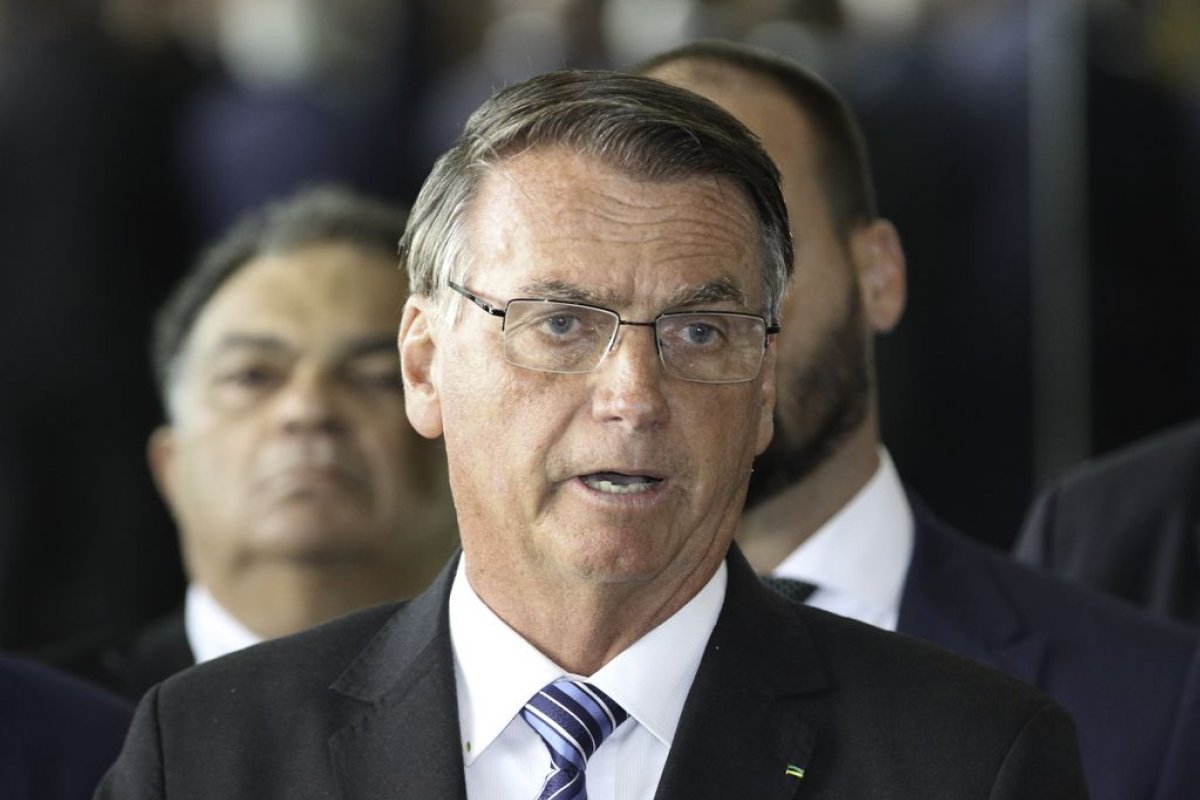 Jair Bolsonaro nomeia equipe de assessores que o acompanhará após fim do mandato