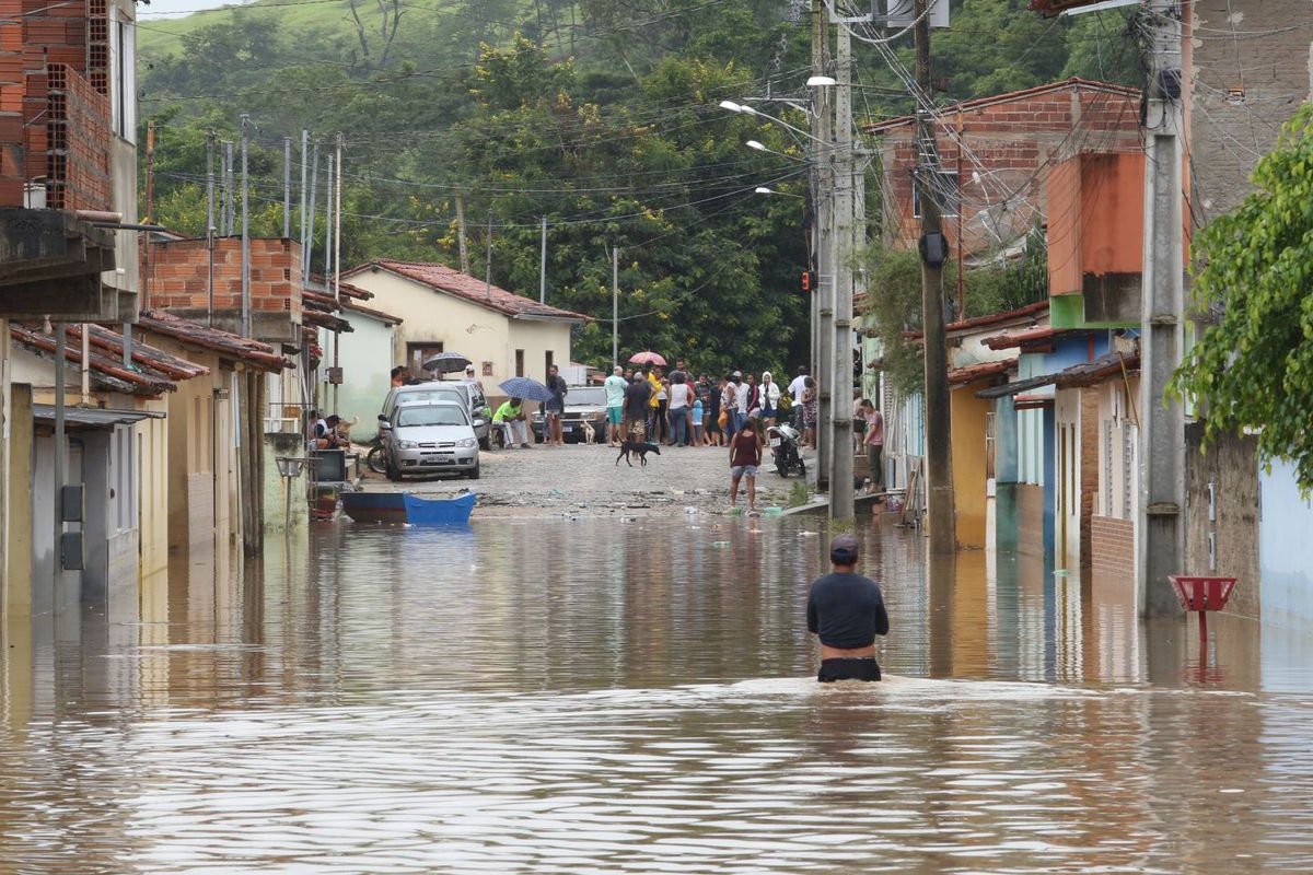 Estado oferecerá R$ 100 milhões para empresários aos municípios atingidos pelas enchentes na Bahia