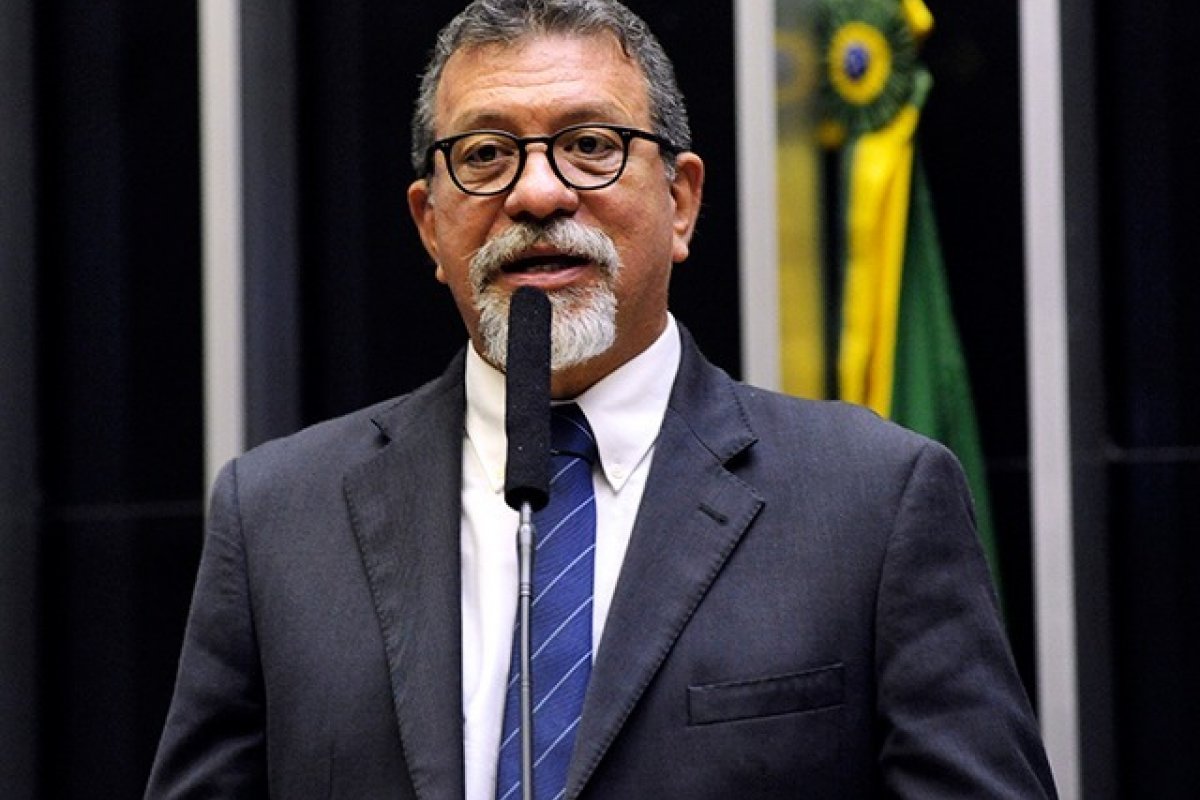 Conheça Afonso Florence, o deputado que assumirá a Casa Civil no governo de Jerônimo