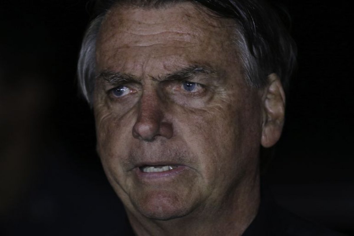  Bolsonaro sanciona lei que amplia a 45% limite na renda de servidores públicos para crédito consignado