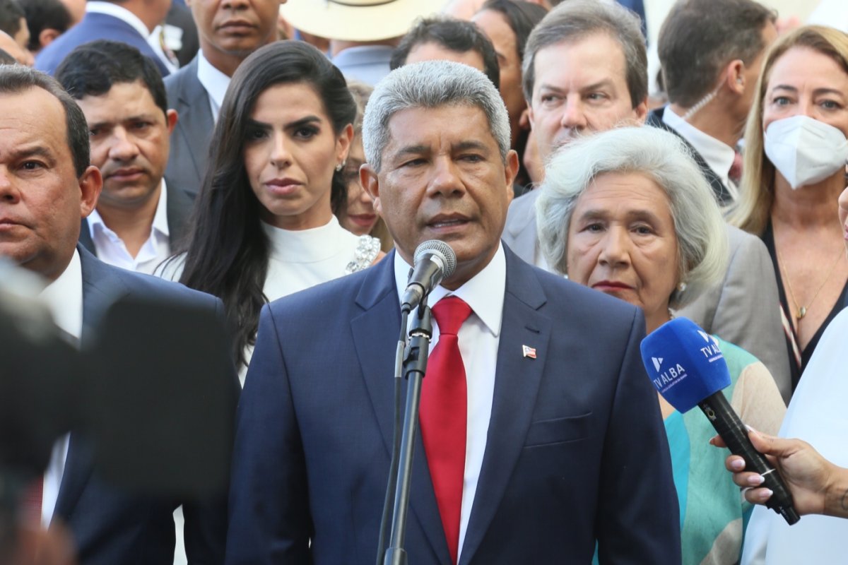 Jerônimo garante que imprensa poderá trabalhar com transparência em seu governo