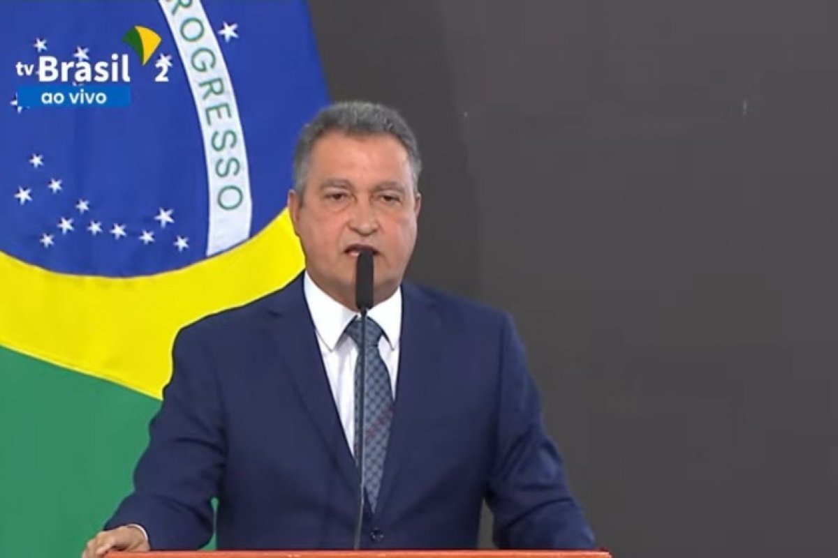 Em discurso de posse, Rui Costa destaca prioridades e garante habitar casas do 'Minha Casa, Minha Vida' ainda no 1º semestre 