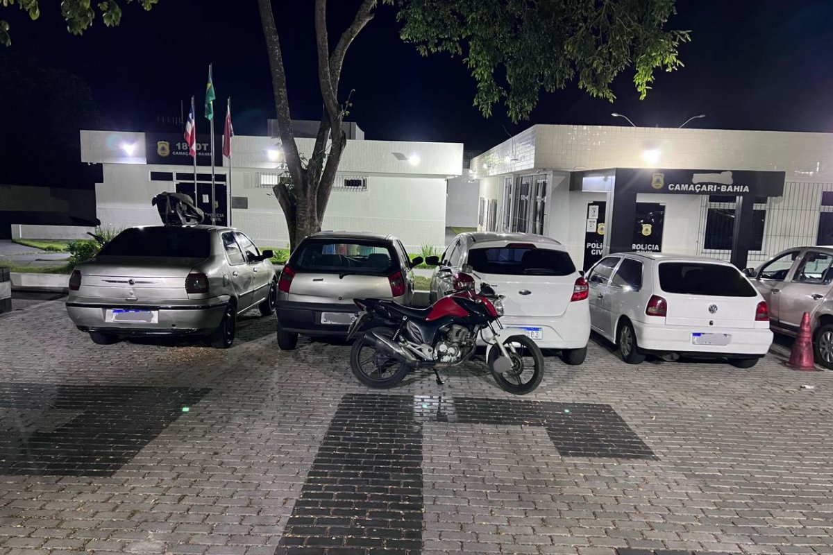 Polícia recupera mais cinco veículos com restrição de roubo e adulteração em Camaçari (BA)