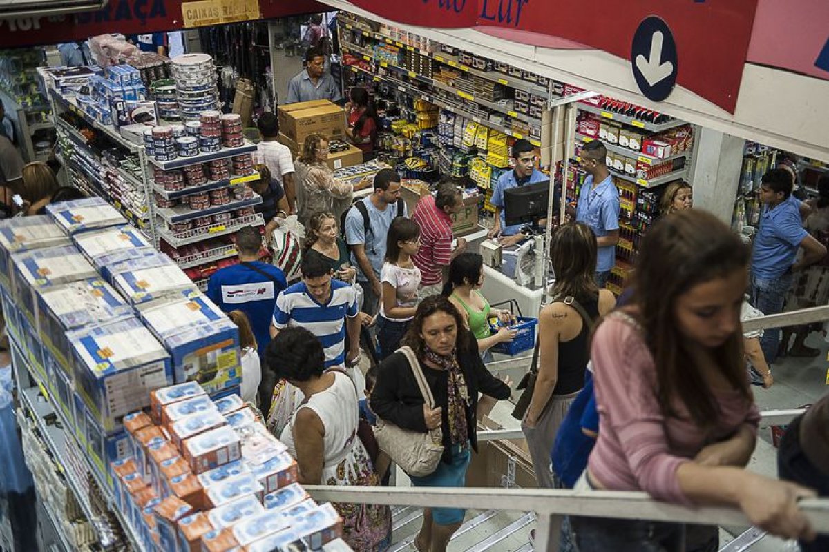 Pesquisa aponta que 39% dos consumidores só devem comprar na Black Friday se descontos valerem a pena