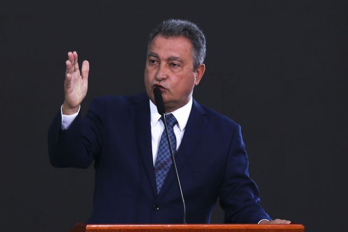 Lula pode tentar reeleição em 2026, diz Rui Costa  