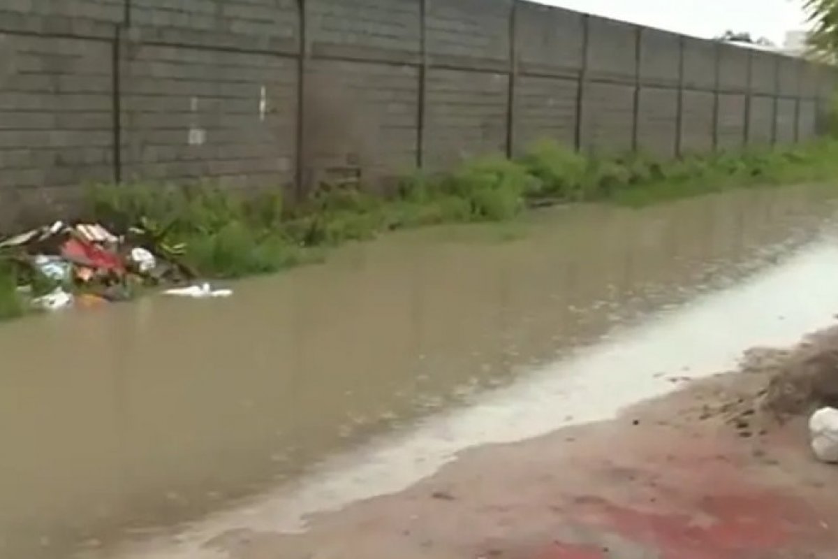 Chuva provoca alagamentos e transtornos em Feira de Santana, Jacobina e Ipiaú