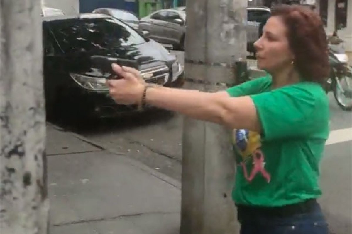 PF apreende duas pistolas e um fuzil de Zambelli após determinação do STF