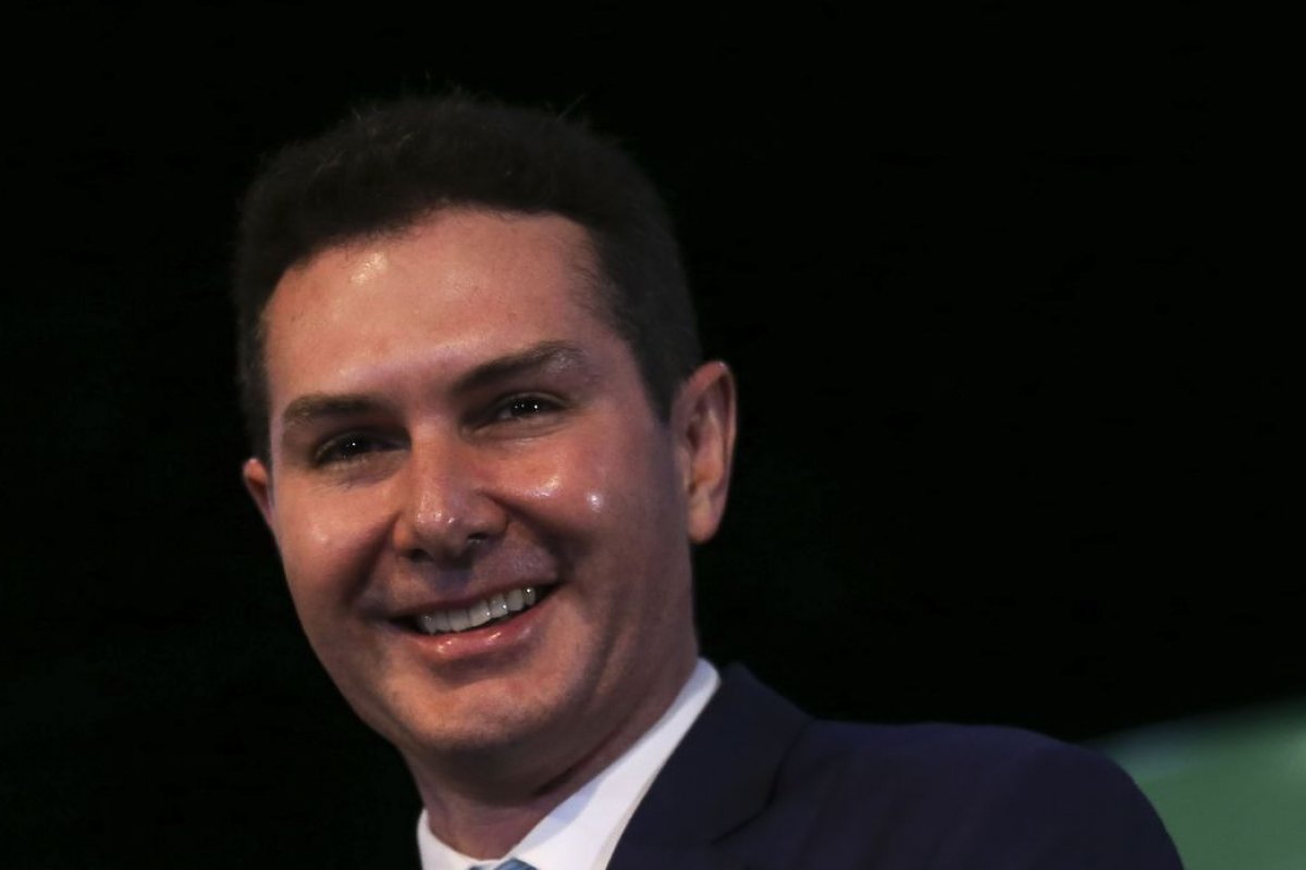 Jader Filho anuncia a volta do programa Minha Casa, Minha Vida