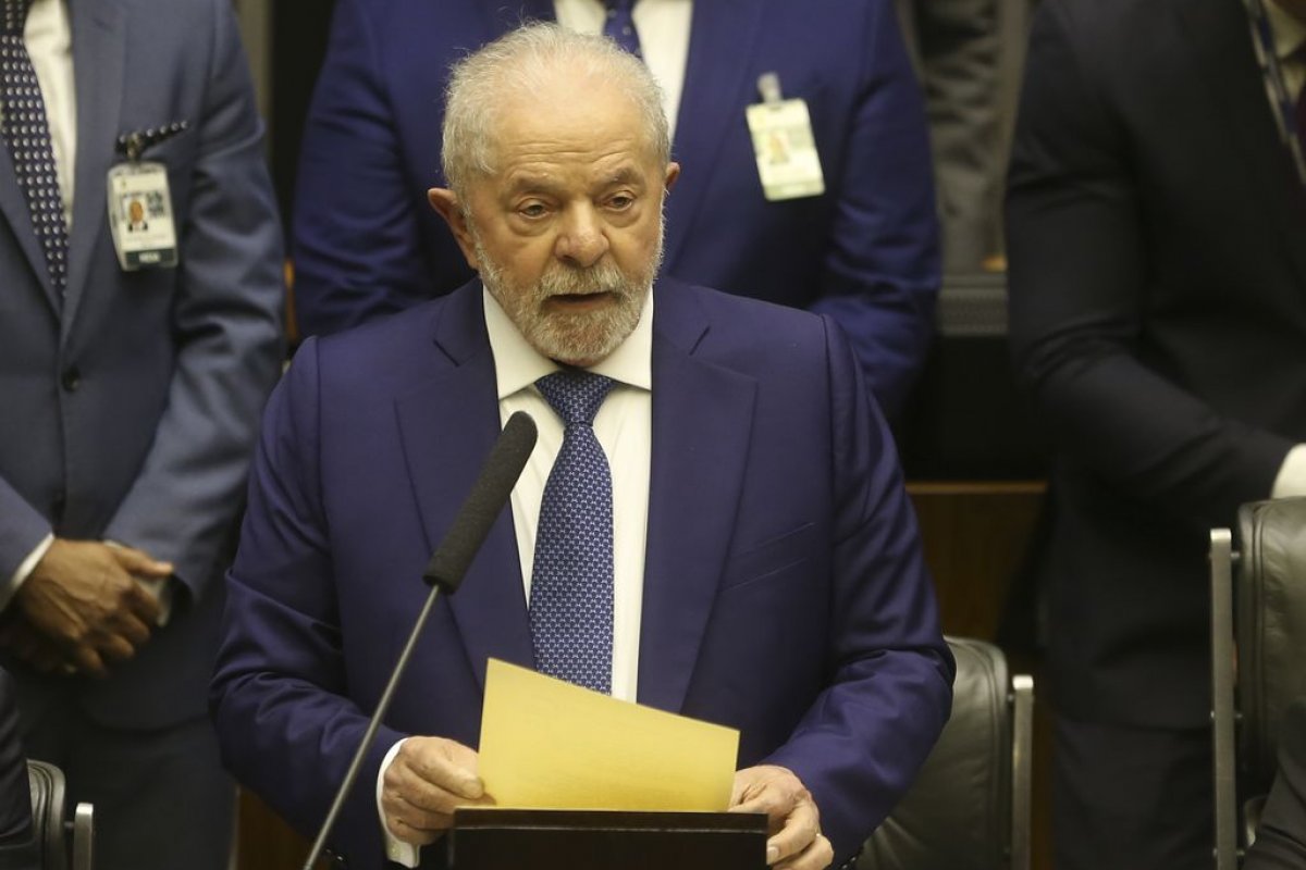 Lula determina retirada de 8 estatais de programa de privatização