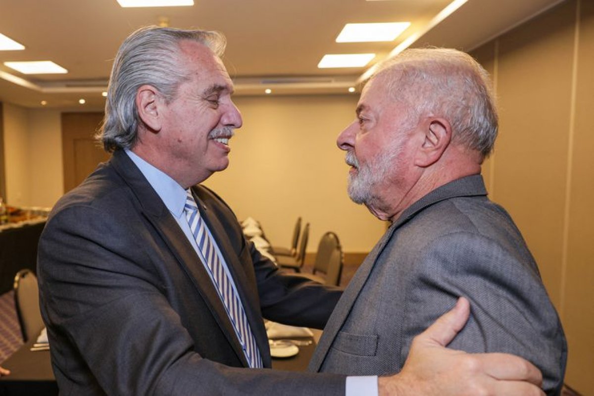 Lula elabora roteiro internacional em até cinco países no primeiro trimestre