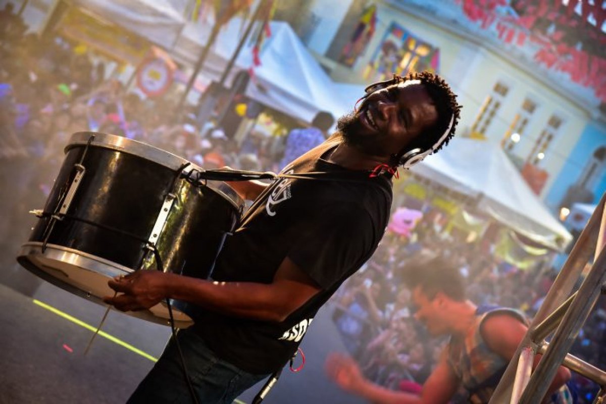 Ensaios de verão agitam os largos do Pelourinho em Salvador