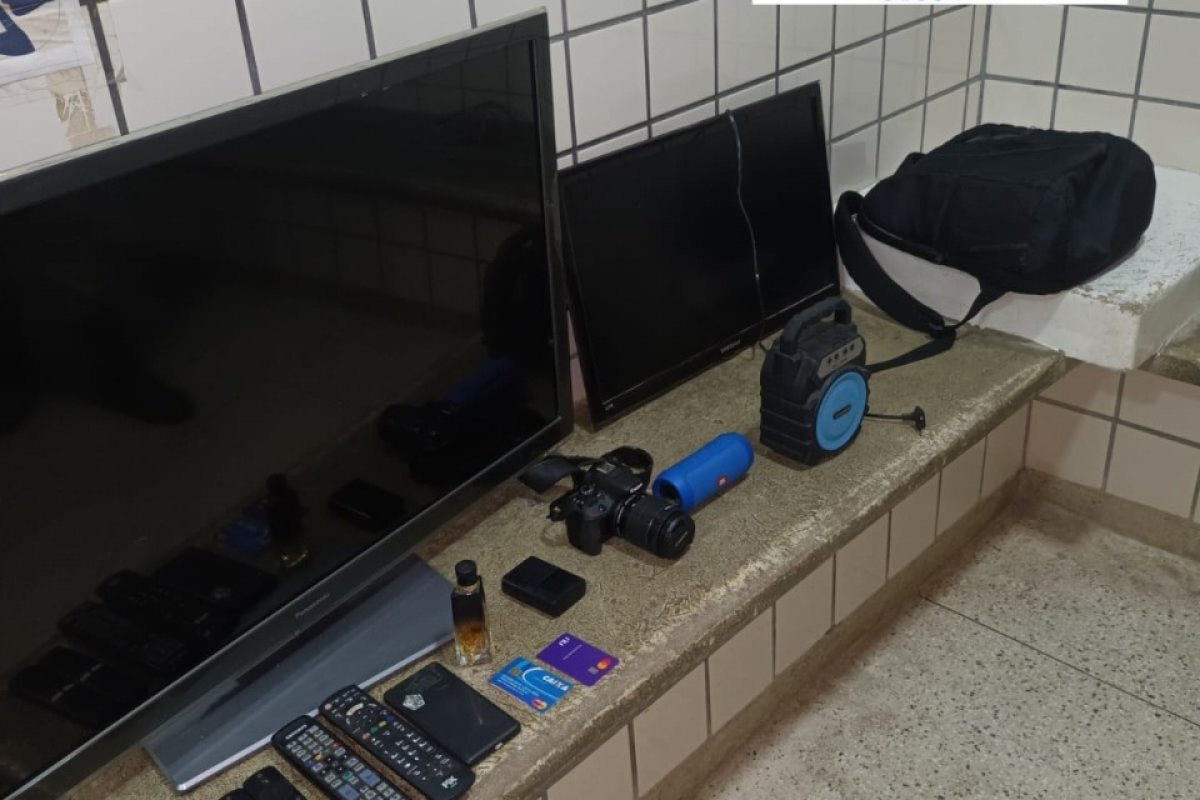 Veículo roubado na BR-101 é recuperado pela PM 