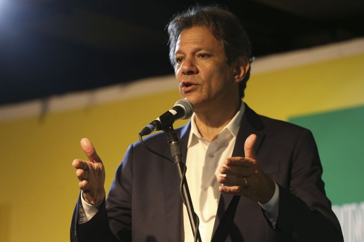 Fernando Haddad confunde CVM com CMN durante entrevista 
