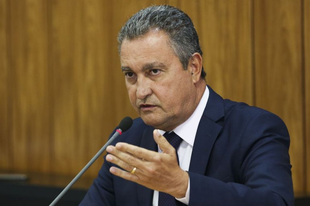 "Vamos ter um negacionista dentro do nosso governo?", indaga Rui Costa sobre Carlos Lupi