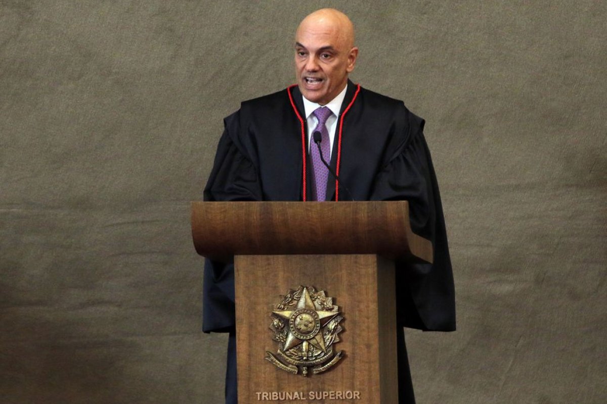 Moraes decreta prisão preventiva para manifestantes que tentaram invadir sede da PF em Brasília
