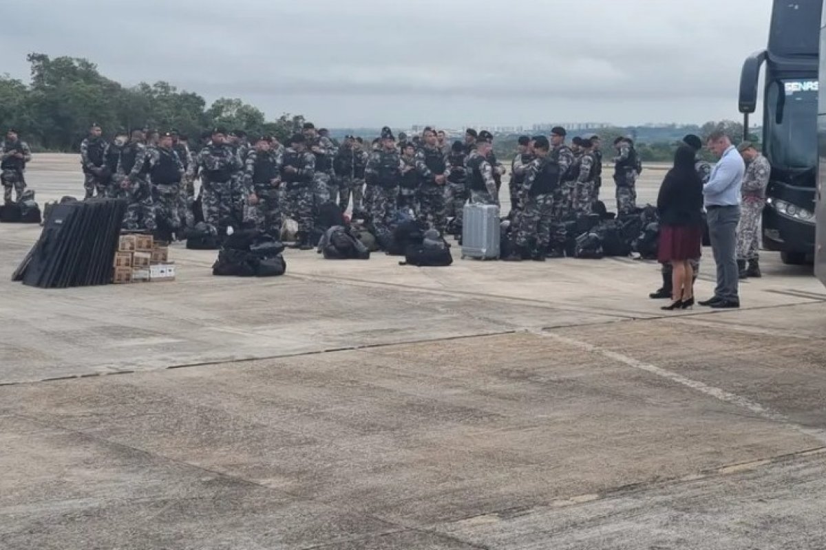Tropa do Batalhão de Choque da Bahia desembarca em Brasília para atuar na proteção de prédios públicos