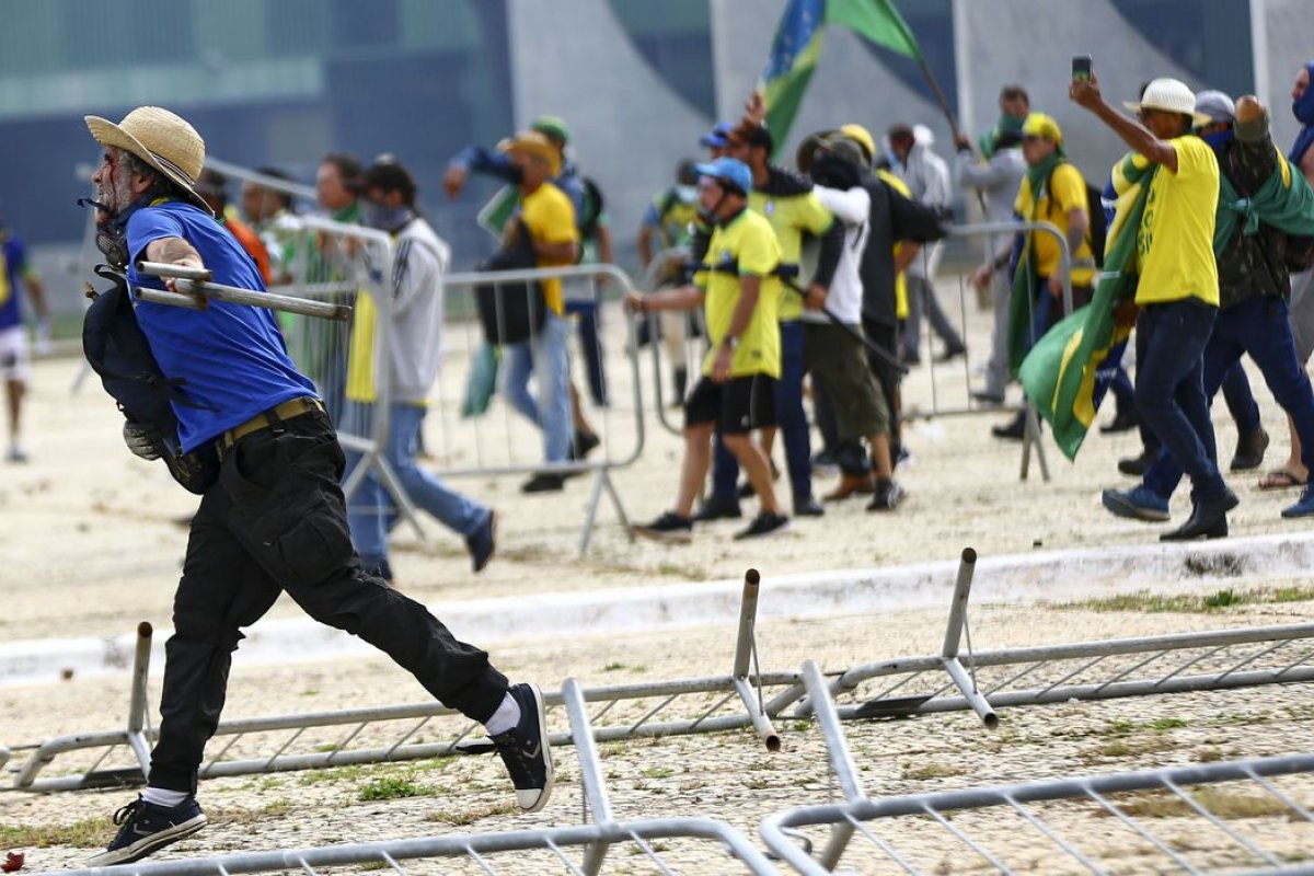 Prejuízos por protestos devem custar entre R$ 3 mi e R$ 4 mi ao Senado