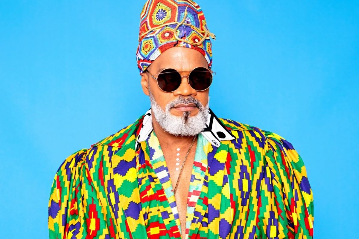 Carlinhos Brown e Durval Lelys participam do aniversário de 60 anos de Luiz Caldas na Concha Acústica! 