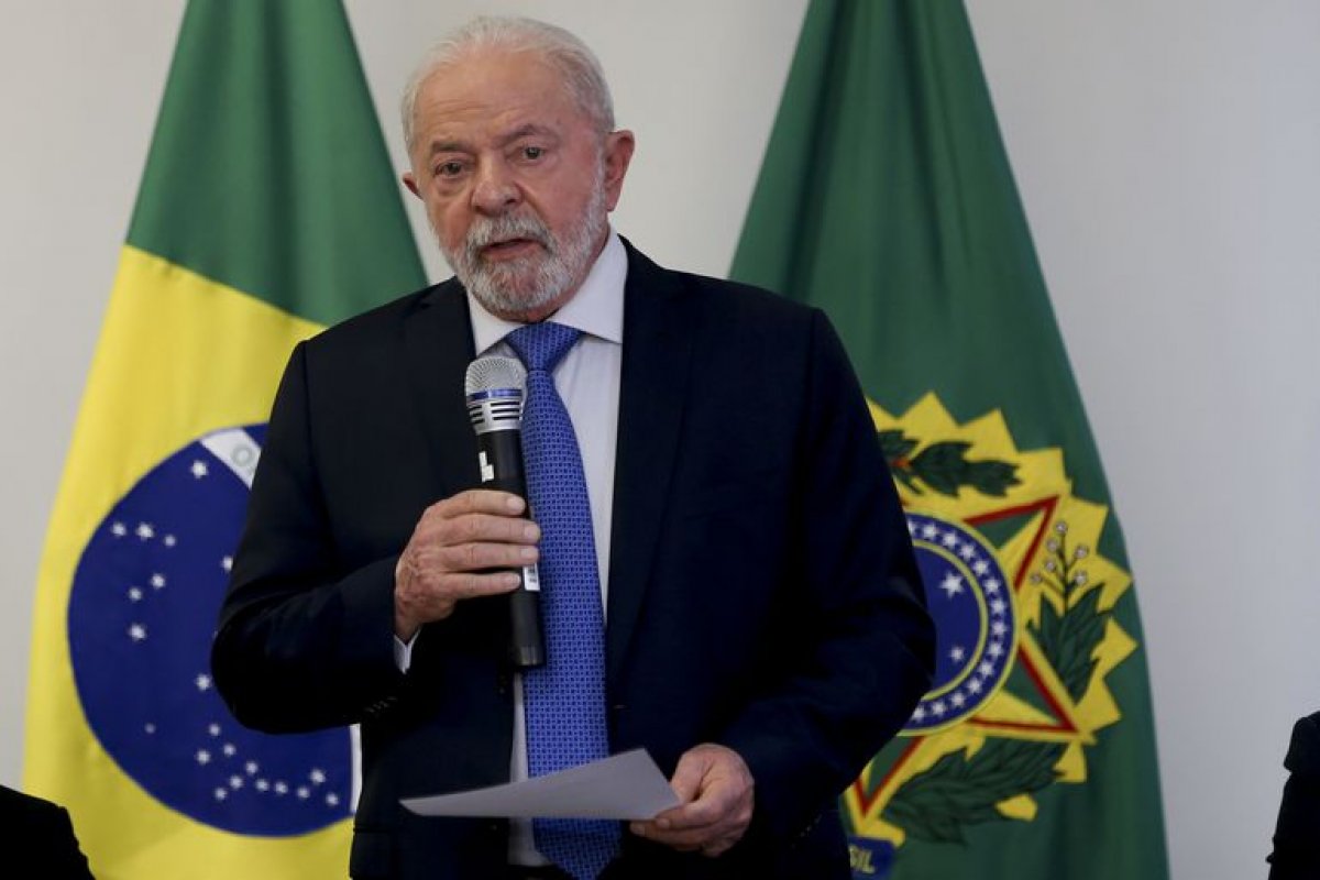 Presidente Lula sanciona leis que reajustam salários de servidores públicos e de ministros do STF