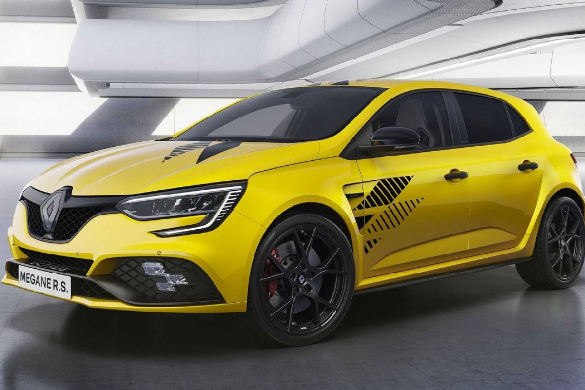 Último Megane a combustão é revelado com 300cv de potência 