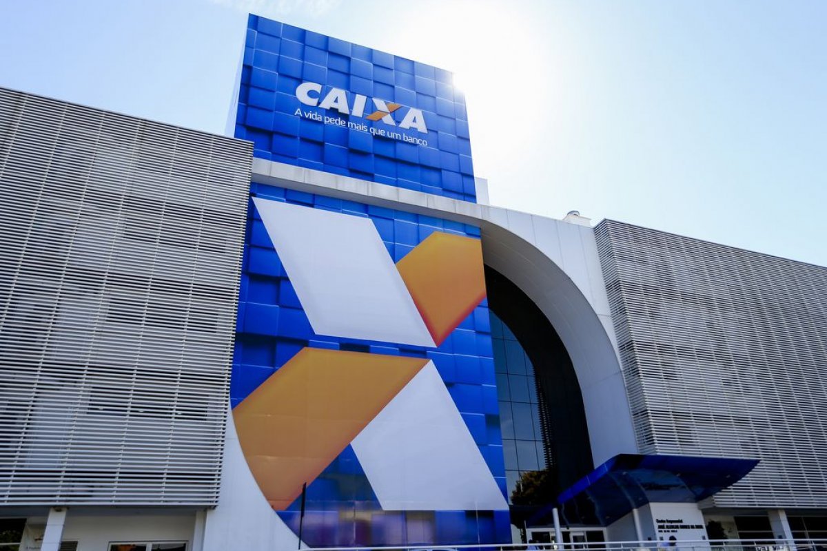 Caixa suspende empréstimo consignado do Auxílio Brasil, diz presidente do banco 