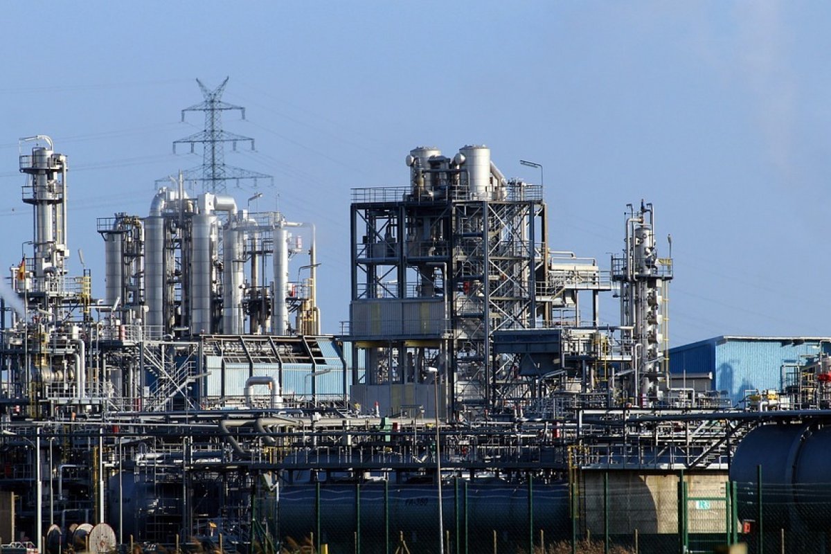 Produção industrial cai em 6 de 15 locais analisados em novembro, diz IBGE