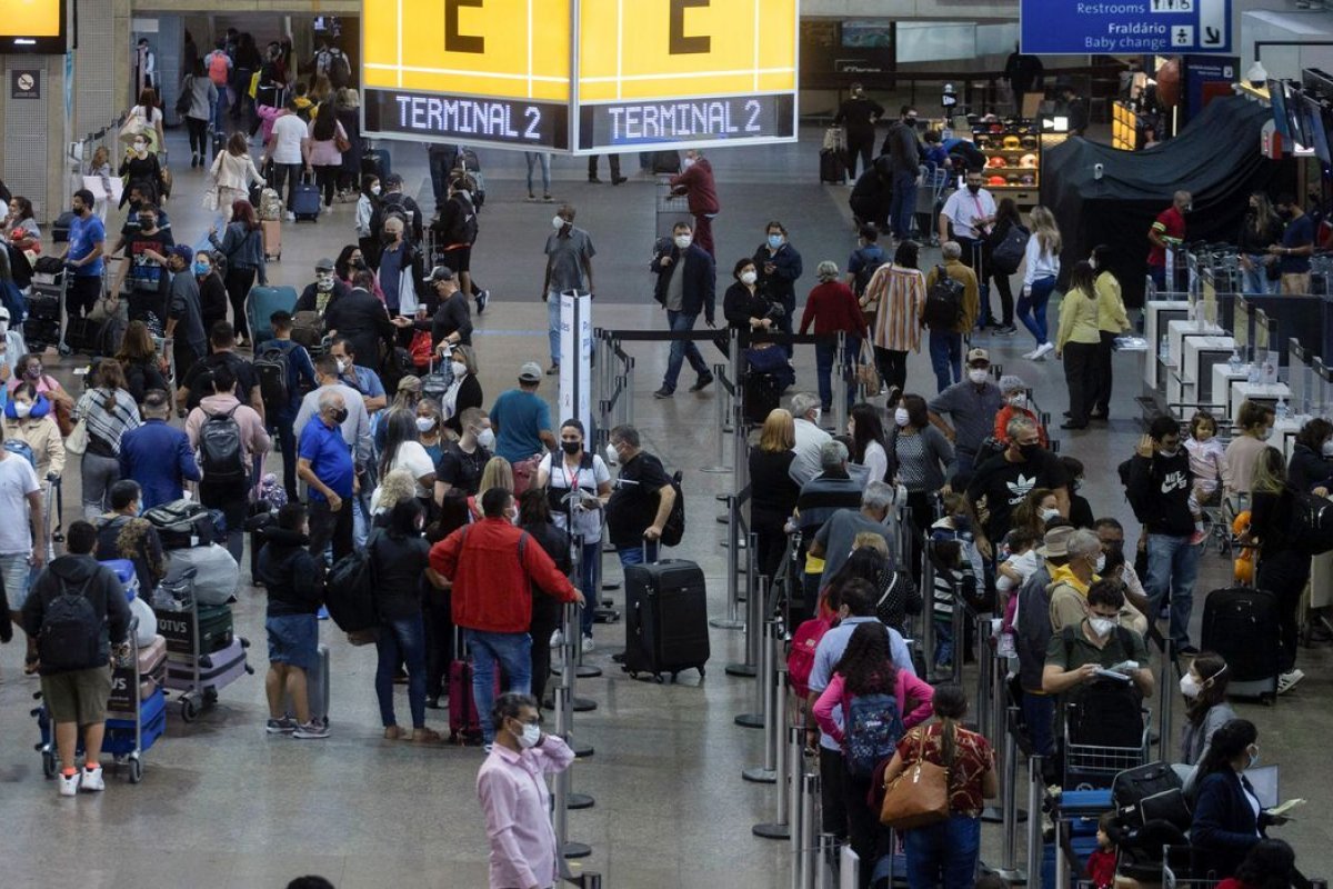 Vacinas contra COVID-19, febre-amarela e hepatite estão entre as mais exigidas para quem vai viajar