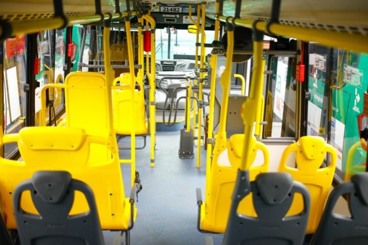 Linha de ônibus especial inicia atendimento para turistas que chegam de navio em Salvador