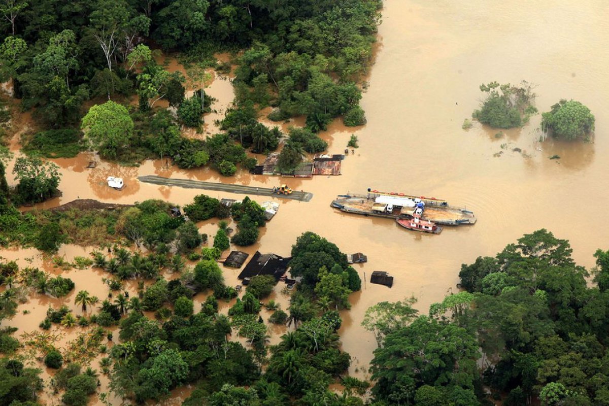 Brasil tem cerca de 4 milhões de pessoas em 13 mil áreas de risco de desastres, diz SBG