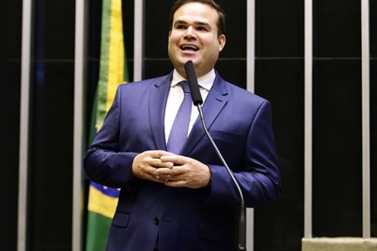 'Chego para somar e dançar a música que for tocada', diz Cacá Leão sobre cargo na Prefeitura de Salvador 