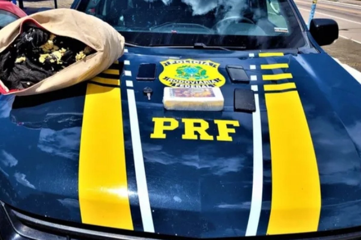 PRF prende três homens com cocaína em rodovia na Bahia