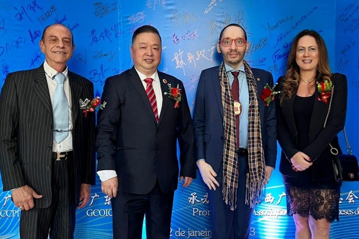 Thiago de Moraes e Pricila Menin prestigiam a Conferência de Promoção de Ambiente de Investimentos e Negócios de Guangdong! 